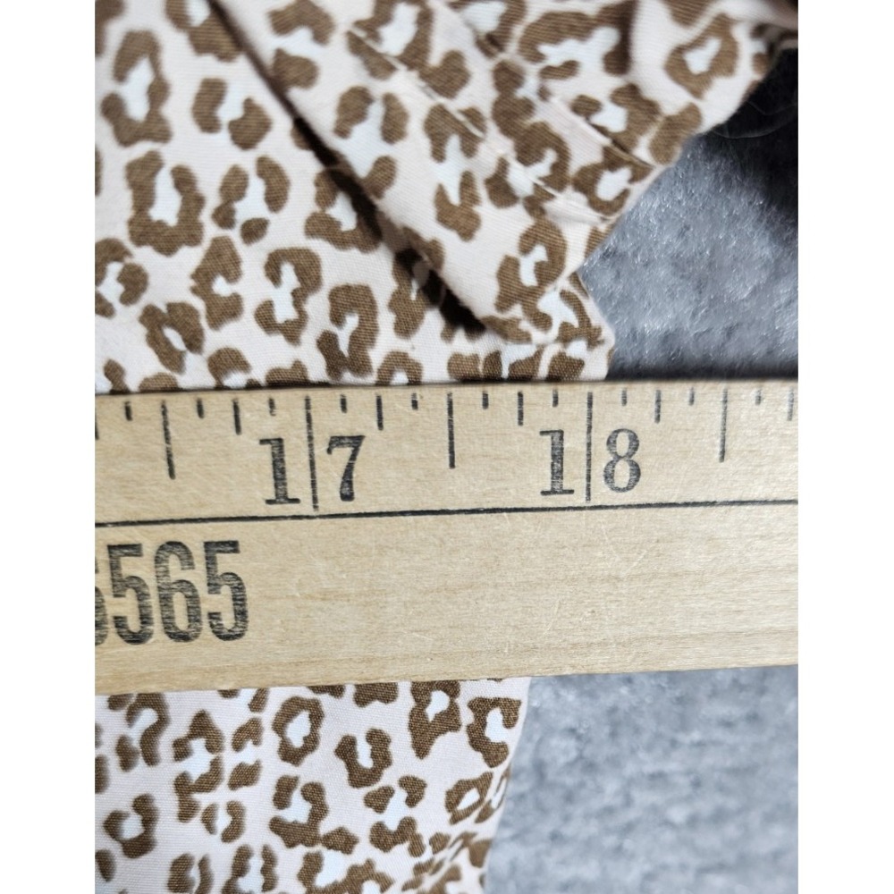 Lands End Animal Print Top Womens Size 6P Animal Print Button Up No Iron Supima - Picture 5 of 6